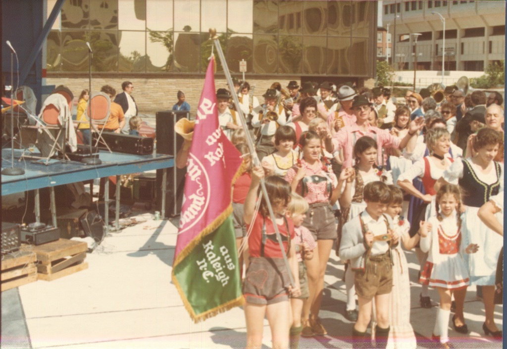 1976 05 01 16 Winston Salem Springfest.jpg